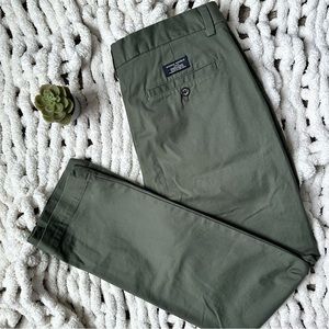 Banana Republic Aiden Chino 32x32